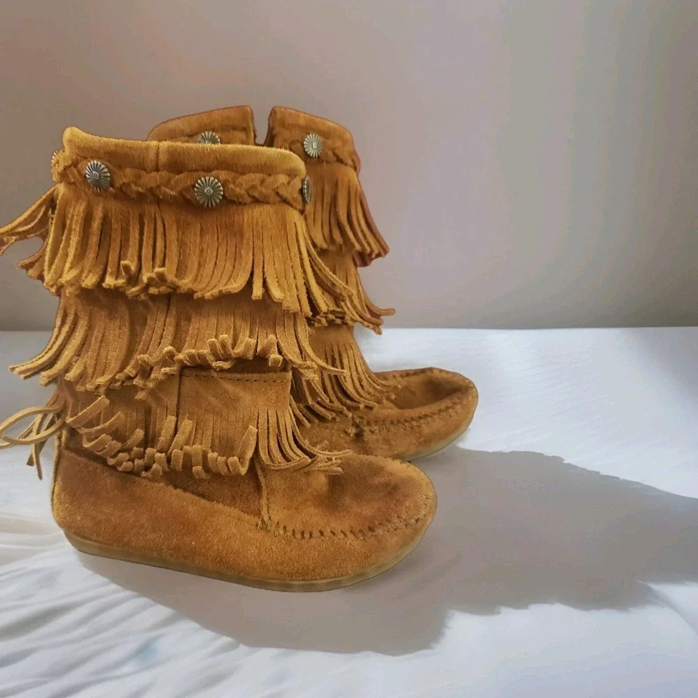 Minnetonka Little Kids Size 11 Boots Tall Brown Suede Fringe Tiered Moccasin
